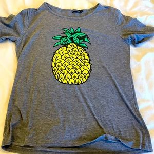 🎯NWOT short sleeve pineapple tee